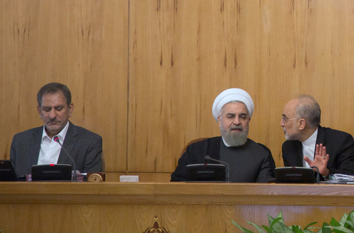 (تصاویر) دلجویی روحانی از صالحی