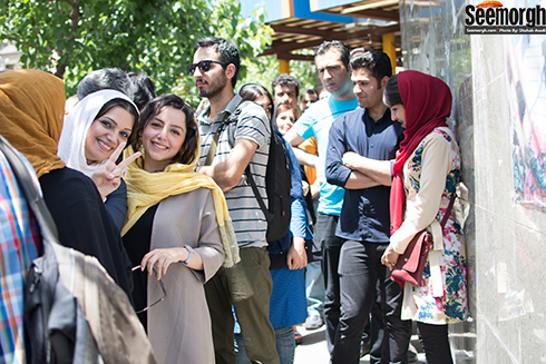 حضور الهام پاوه نژاد و نازنین بیاتی در انتخابات