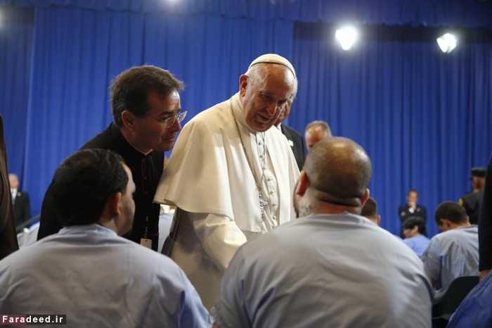 (تصاویر) پاپ فرانسیس در زندان