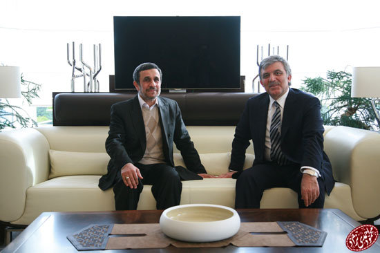 عکس: احمدی نژاد در کاخ تراپیای استانبول