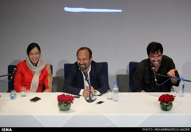 خند های عوامل فروشنده در جلسه نقد فیلم/ عکس