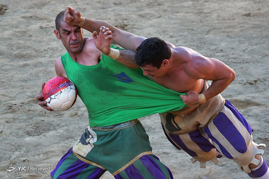 عکس: خشن‌ترین فوتبال جهان!