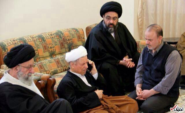 اشک‌های آيت‌الله هاشمي لحظه دریافت خبر ارتحال آیت‌الله طبسی/عکس