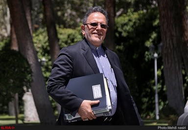 ولی الله سیف رئیس بانک مرکزی در جلسه امروز دولت