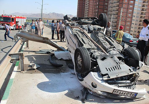 واژگونی خودروی 206 در بزرگراه بابایی +عکس