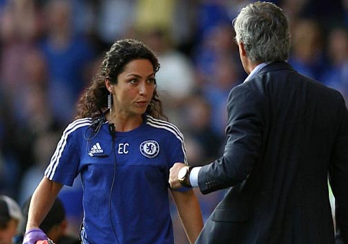 هتک حرمت پزشک زن توسط سرمربی آبی ها جنجال برانگیز شد +عکس