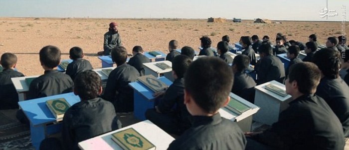 کلاس قرآن داعش برای کودکان سوری /عکس