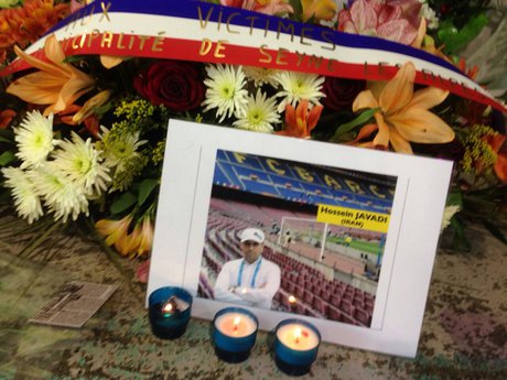 تصاویر متاثر کننده از حضور خانواده مرحوم حجت‌الاسلامی در محل سقوط هواپیما/ خانواده مرحوم جوادی به زودی در فرانسه