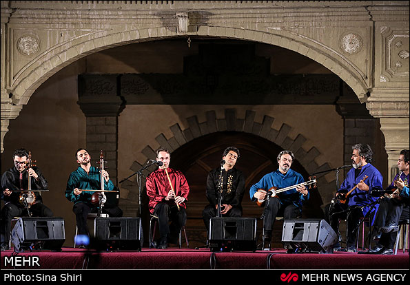 چراغ فستیوال موسیقی تهران روشن شد/ مرد اول سینما در جمع «هم آوایان»