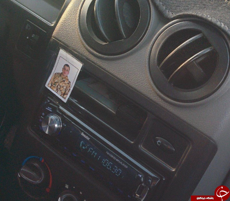 پدری که چشم به راه سربازش است +عکس