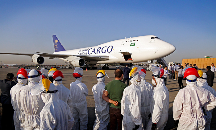 (تصاویر) داخل هواپیمای حامل پیکر حجاج