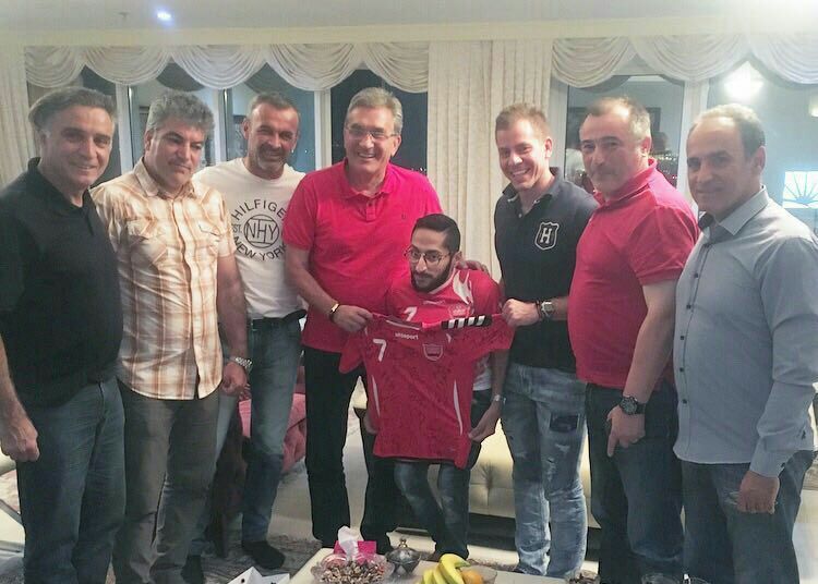 پشت پرده حضور پرسپولیسی ها در منزل یک هوادار معلول ساکن امارات + عکس