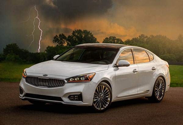 کیا کادنزا 2017 کاملاً جدید با تجمل بیشتر