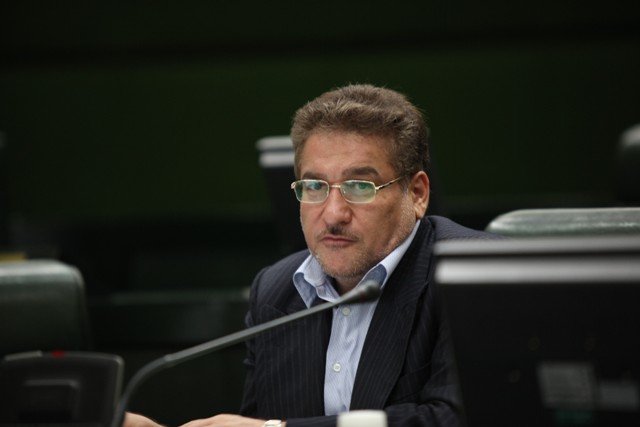 «هفت سین سیاسی» نماینده اصلاح‌طلبی که از فراکسیون امید دلخور است /اولین تبریک عید به مادرم است اما .../وعده گشایش در حصر از خاطرات خوبم سال 96 بود /مجلس و دولت باید کارآمدتر عمل می کردند /زلزله کرمانشاه و سقوط هواپیما از اتفاقات تلخ سال گذشته بود