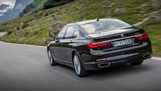 معجزه تکنولوژی؛ مصرف 3.6 لیتر در ۱۰۰ کیلومتر برای بزرگترین و لوکس ترین محصول ب ام و