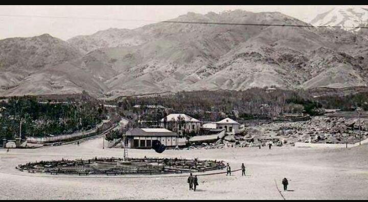 تصویری قدیمی از میدان تجریش در سال 1310