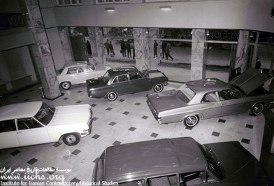 نمایشگاه شرکت اوپل در خیابان فردوسی تهران در دهه چهل شمسی، اوج ماشینهای هشت و شش سیلندر در ایران 