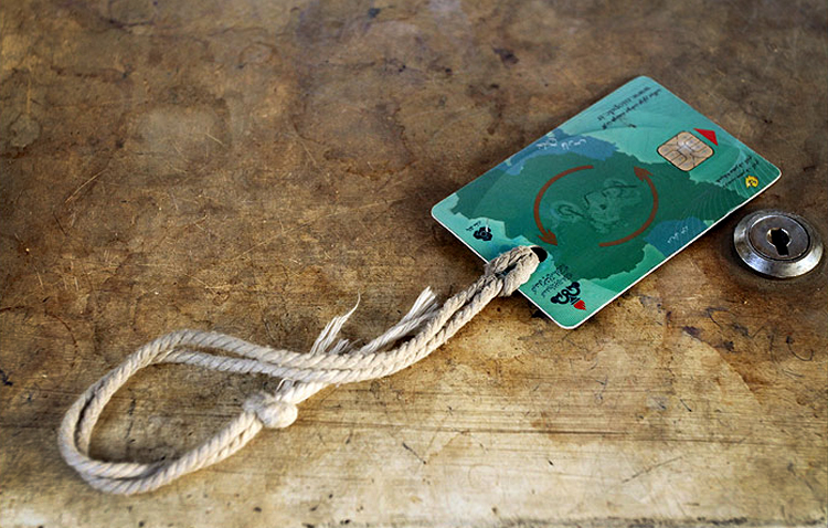 ماهی ۲ میلیون تومان در ازای اجاره کارت سوخت / دلالان سوخت به تهران آمدند / خرید و اجاره کارت‌های سوخت در جایگاه‌های بنزین و سایت‌ها