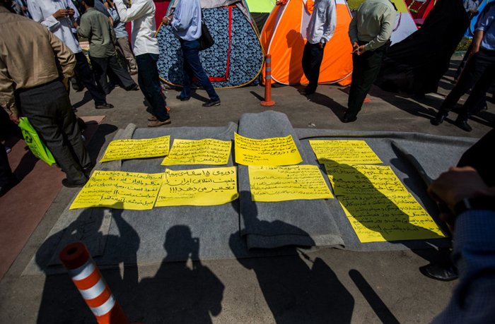 (تصاویر) تجمع بدون مجوز علیه برجام