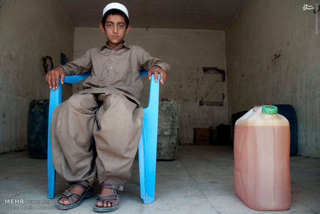 عکس/ فروشندگان بنزین در سیستان و بلوچستان 