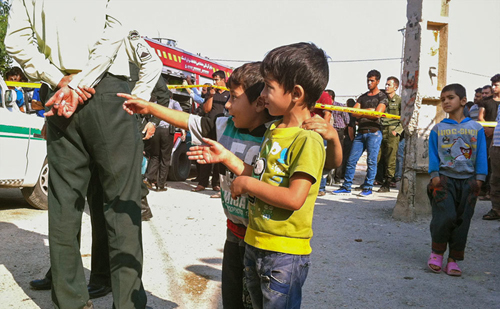 (تصاویر) پنهان‌کردن جسد برادر در چاه فاضلاب
