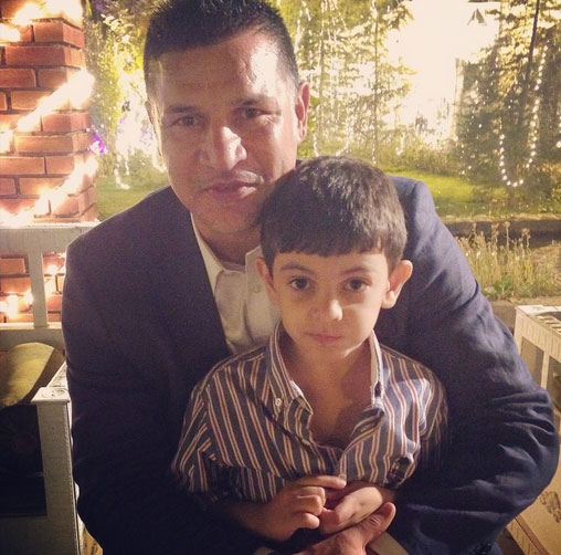 عکس / پسر بازیگر معروف زن در آغوش علی دایی