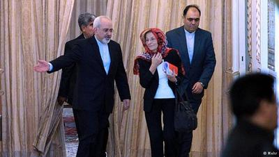 با وجود انتشار این خبرها، وزیر خارجه پیشین ایتالیا در دیدار رسمی با مقامات ایران روسری بر سر داشت.