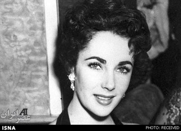 الیزابت تیلور که بازیگری را از ۹ سالگی آغاز کرده بود، در دوران هنری‌اش برنده دو جایزه اسکار شد. این بازیگر یهودی‌تبار آمریکایی با بازی در فیلم‌هایی چون 