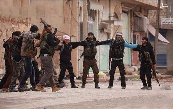 رقصیدن مختلط داعشی‌ها/ عکس