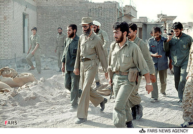 مقام معظم رهبری در جبهه جنگ