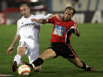 زیدان در جریان دیدار رئال مادرید با 