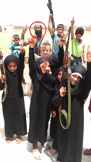 دختربچه‌های داعشی/ عکس