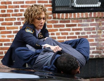  جنیفر لوپز هنرپیشه آمریکایی در صحنه فیلمبرداری از یک مجموعه تلویزیونی در شهر نیویورک 