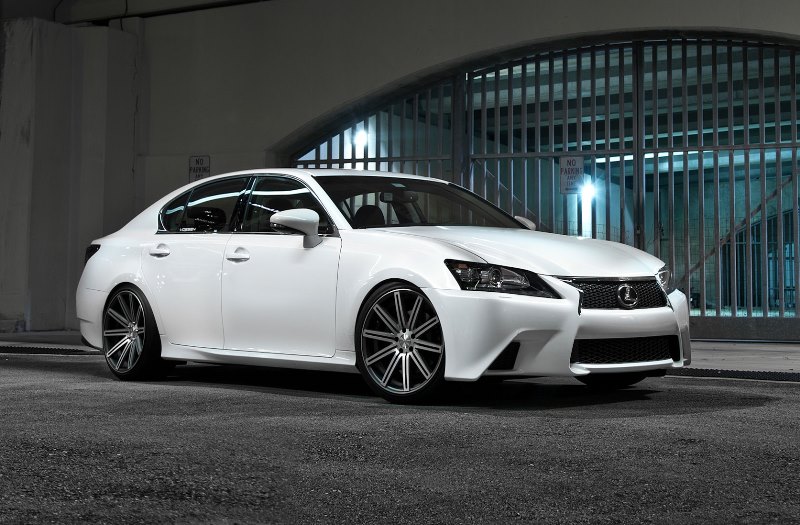 تجربه رانندگی با لکسوس جدید در تهران+تصاویر