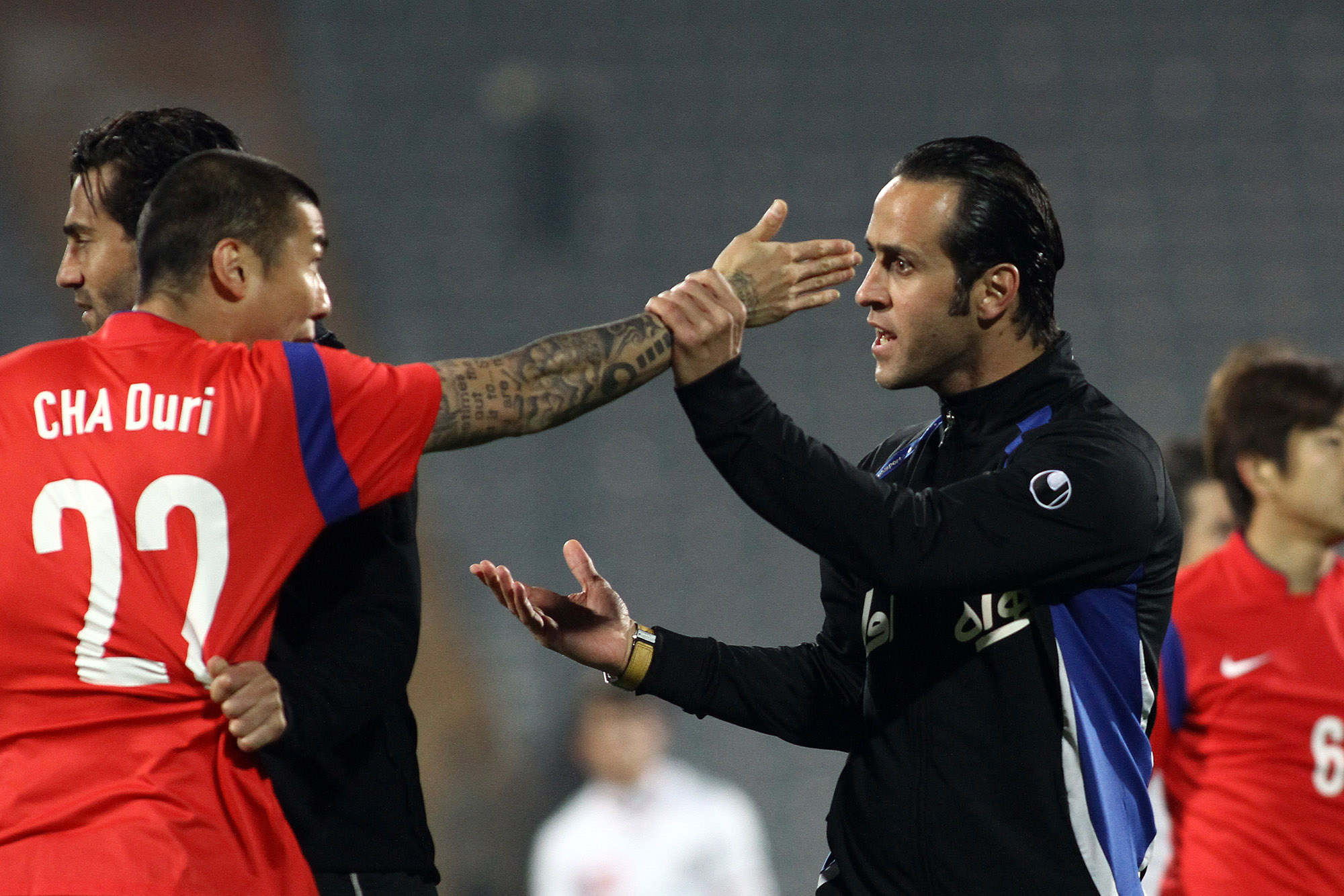 گزارش تصويري از جنجال بازي ايران-کره