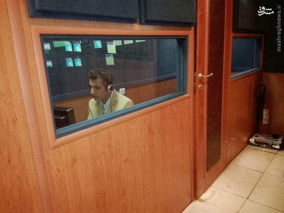 عکس/ عادل فردوسی‌پور در حال گزارش ال کلاسیکو