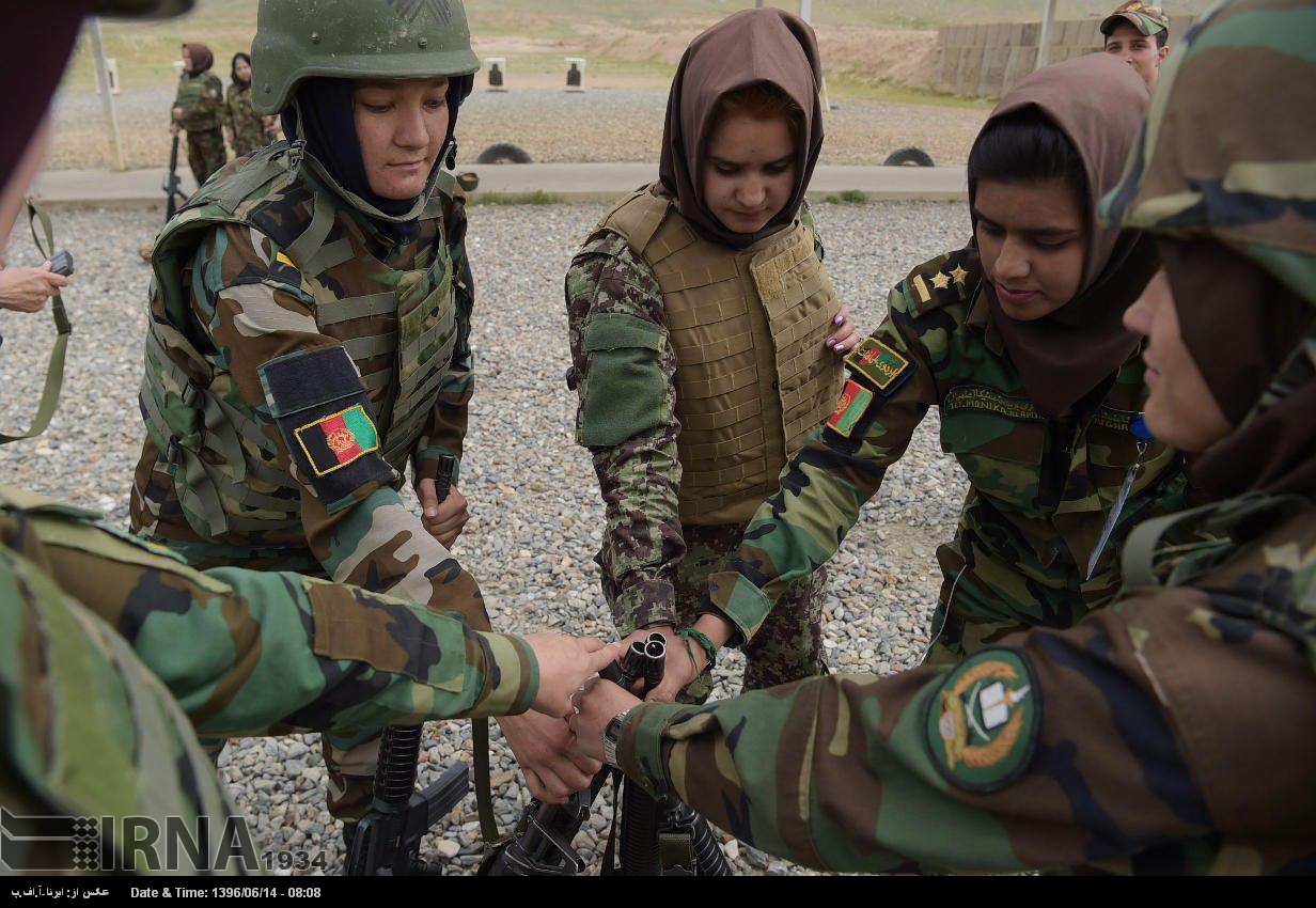 تمرینات نظامی زنان در ارتش افغانستان