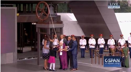 موزه ملی تاریخ و فرهنگ آمریکاییان آفریقایی تبار در شهر واشنگتن پایتخت آمریکا با حضور باراک اوباما و جورج دبلیو بوش گشایش یافت.