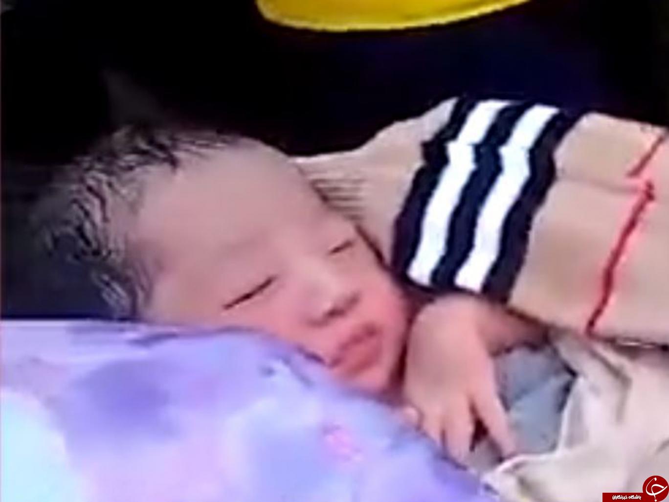 پیدا شدن نوزاد چینی در یک بسته پستی +تصاویر