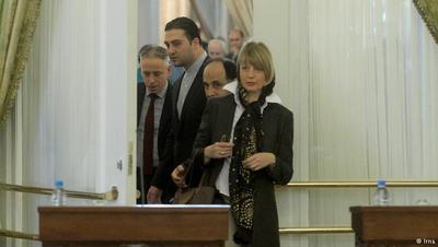 هلگا اشمیت، معاون آلمانی اشتون در سفر خود به تهران در ماه مارس ۲۰۱۴ میلادی.