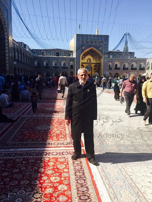 دادستان تهران در کسوت خادمی امام رضا(ع) + عکس