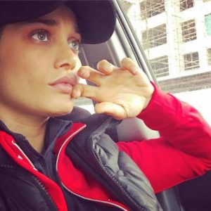 چهره بدون آرایش تینا آخوندتبار