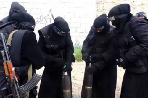 زنی که صدها زن خارجی را داعشی کرد/عکس