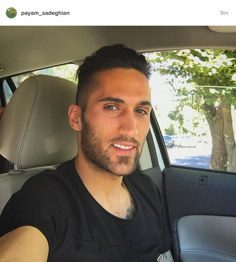 سلفی منشوری فوتبالیست جنجالی در خودرو لوکس‌اش/عکس