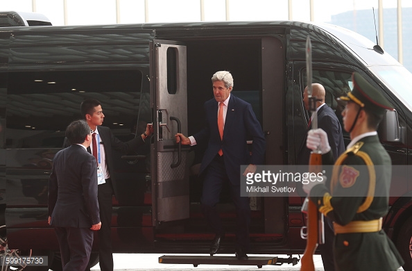 خودروی فوق امنیتی جان کری در سفر به چین/عکس