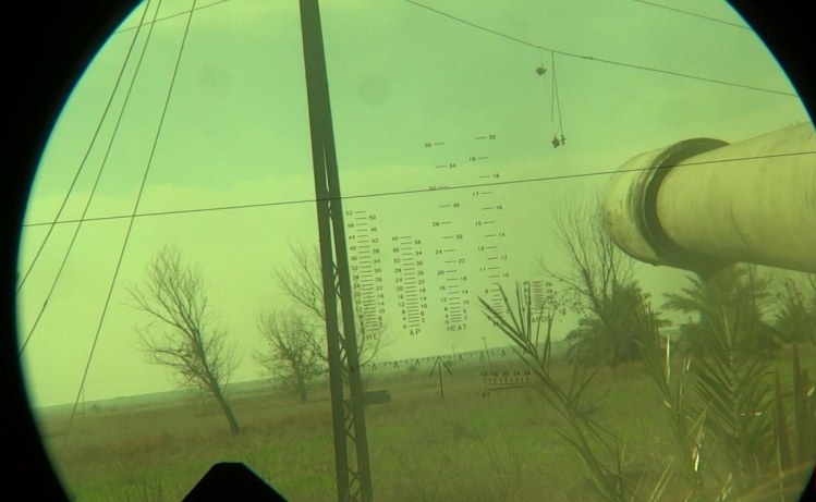 لحظه شلیک تانک داعشی در فلوجه/ عکس