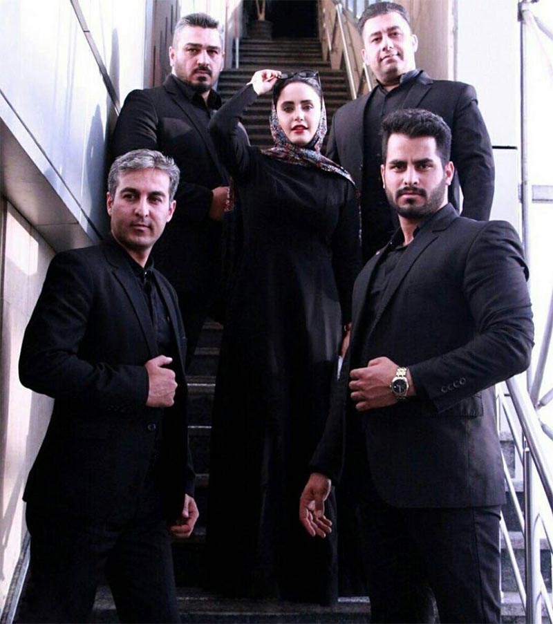 «الناز شاکردوست» در کنار بادیگارهایش (+عکس)