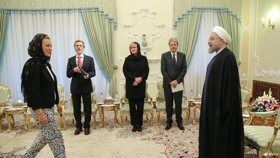 نوع پوشش و به طور مشخص شلوار یکی از همراهان پائولو جنتیلونی، وزیر خارجه ایتالیا در دیدار با حسن روحانی با واکنش منفی رسانه‌های اصولگرا و برخی چهره‌های سیاسی این جریان روبرو شد. 