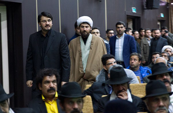 (تصاویر) حضور کلاه مخملی‌ها در همایش اصولگرایان