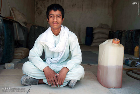 عکس/ فروشندگان بنزین در سیستان و بلوچستان 